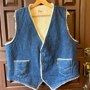 Vintage 1970’s Levi’s Orange Tab Denim Sherpa Lined Vest Medium Dark Western